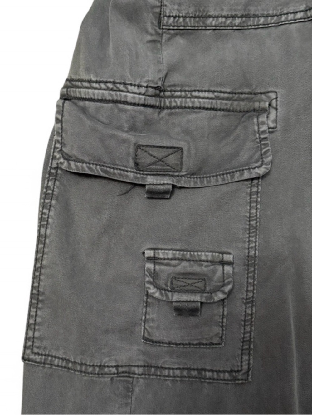 American Eagle Women’s Cargo Pants in Charcoal Gray - Picture 3 of 5